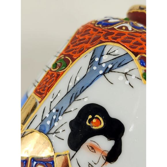 Mini Japanese Vase Geisha Portrait 3 3/4" Porcelain Gold Trim 70's Asian Vintage - Picture 14 of 16